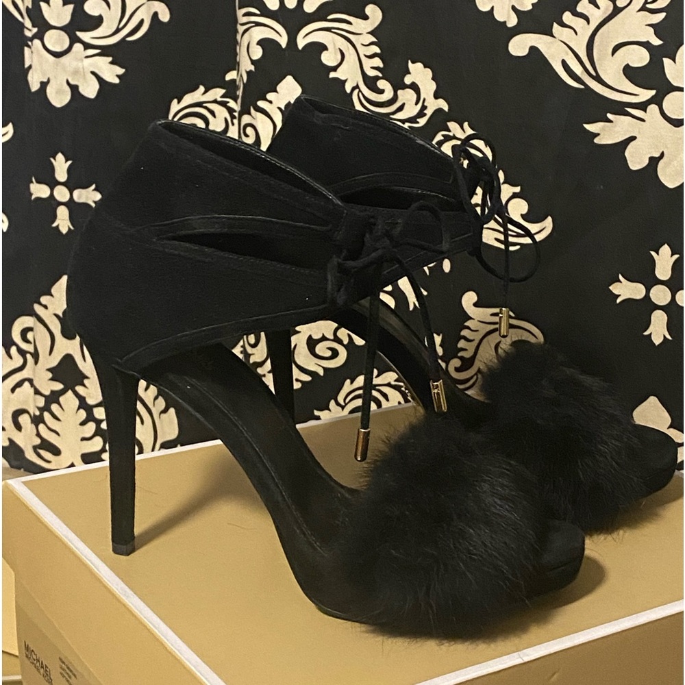 Authentic MK Remi Sandal in black
